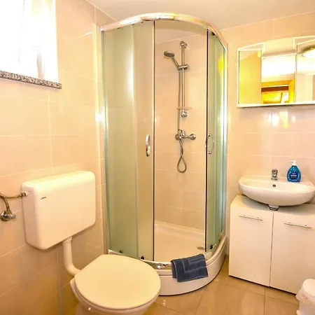 Adria Apartmán *