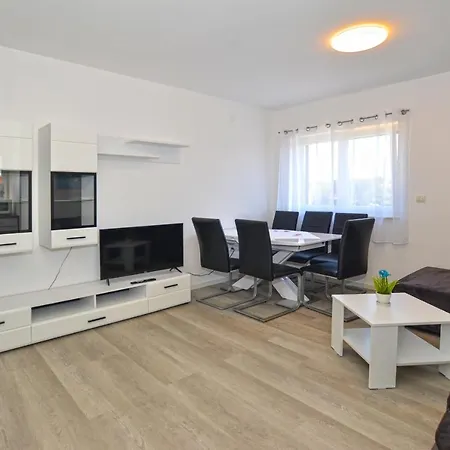 Adria Apartmán *
