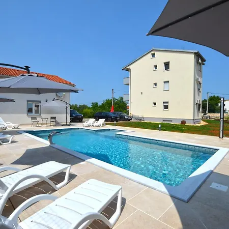 Adria Apartman *